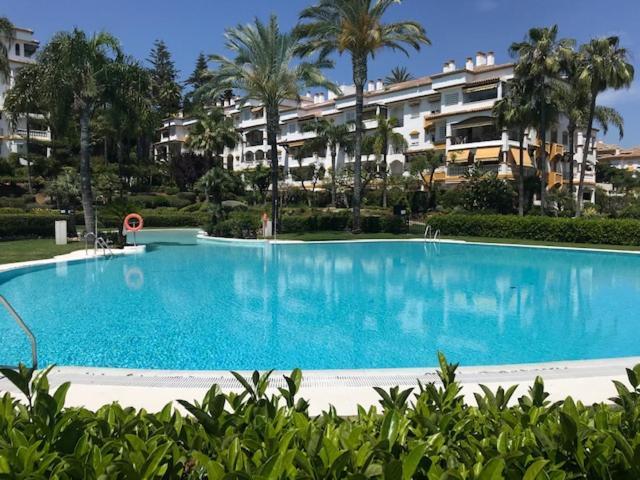 Hacienda Nagueles 1, 2 Bed 2 Bath, Large Terrace 400M From Beach ماربيا المظهر الخارجي الصورة